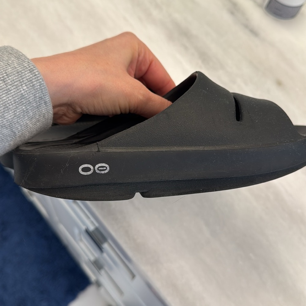 OOFOS Women's Black Sandals - Picture 3 of 3